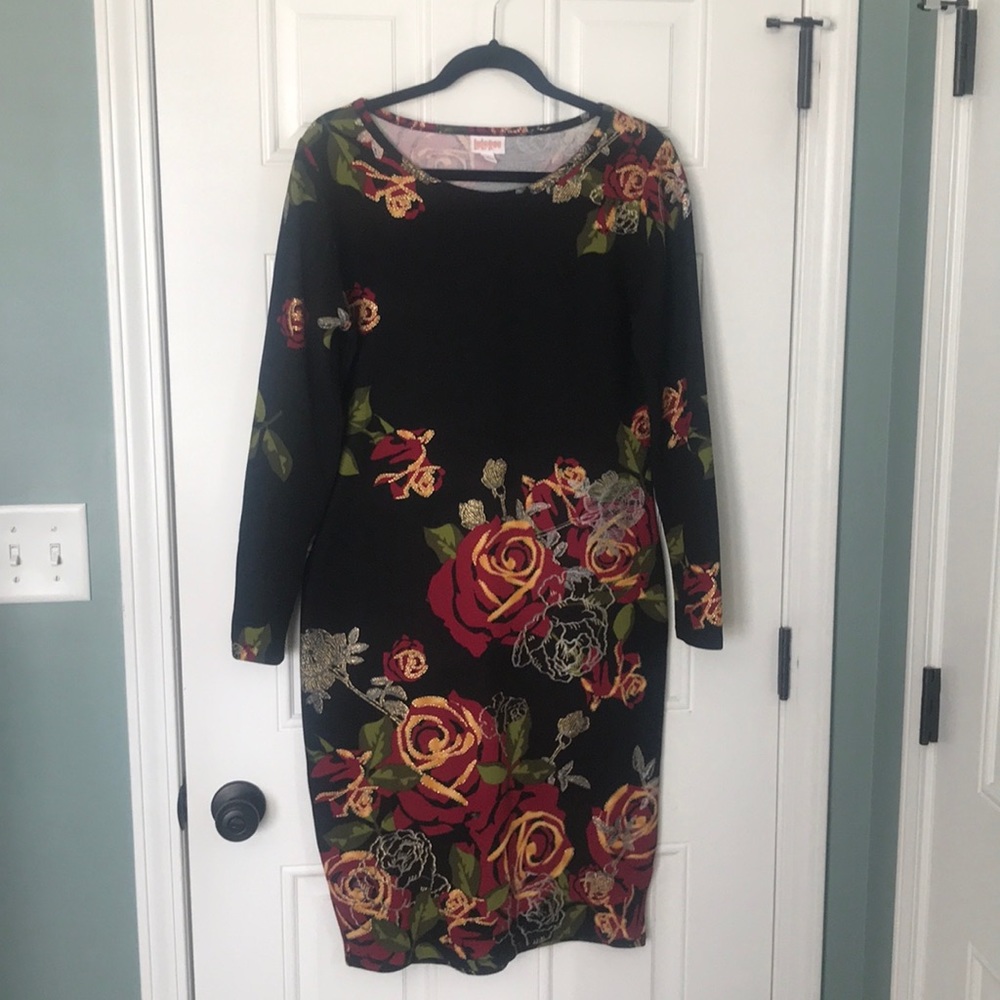 Lularoe Elegant Debbie size large $80